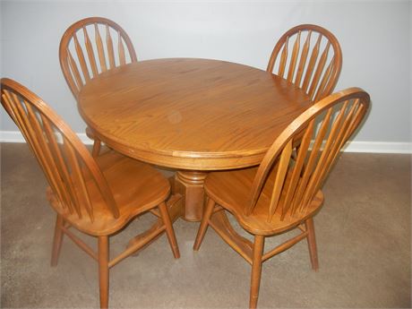 Classic Round Oak Table, 4 Matching Chairs