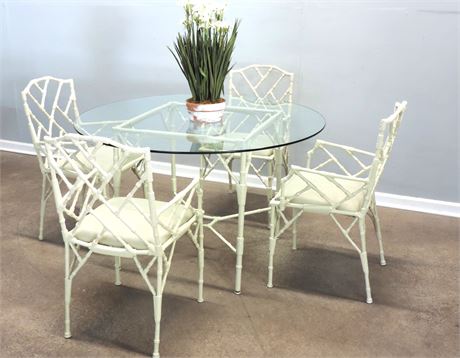 Patio / Sunroom Solid Metal Table / Four Chairs