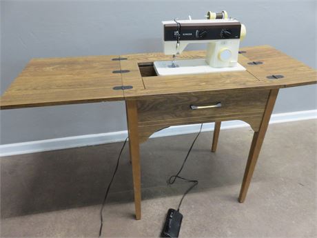 Vintage SINGER Sewing Machine