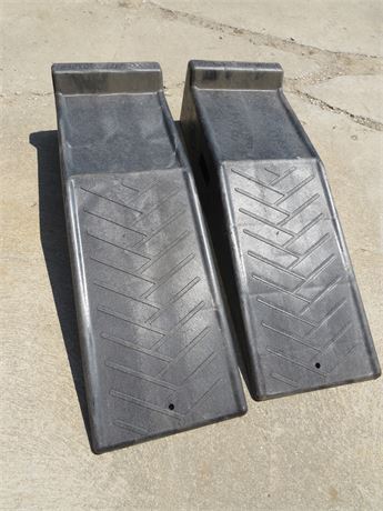 Transitional Car Ramp Transitional Design Online Auctions - RHINO RAMPS Molded Polymer ...