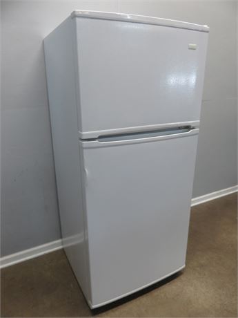 MAGIC CHEF 18 cu. ft. Refrigerator Freezer