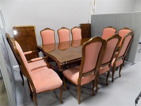 Karges Dining Table & Chairs