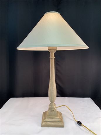 WOODEN BASE TABLE LAMP