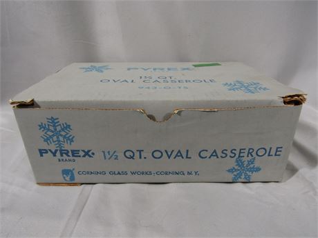 Pyrex "Snowflake" Casserole Dish, No. 043 W/Clear Glass Lid and Original Box !