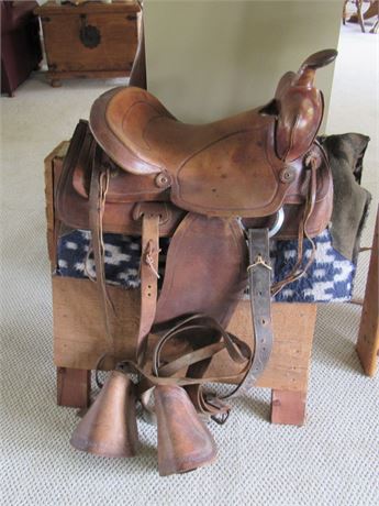 Vintage Western Horse Saddle