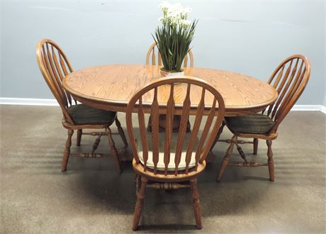 Oak Pedestal Dining Table / Four Chairs