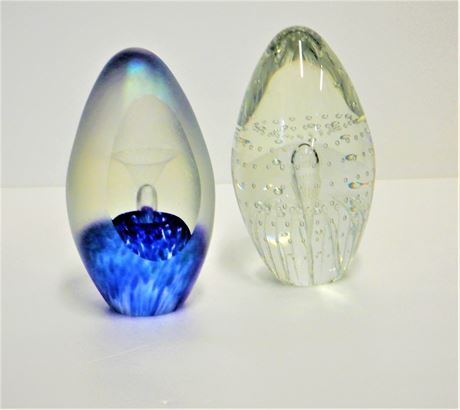 Robert Eicholt Signed Art Glass Paperweight Set (2)