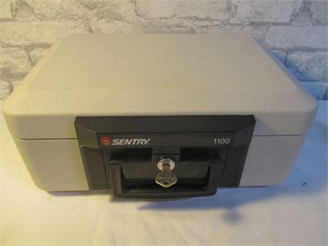 SENTRY SAFE FIRE-SAFE SECURITY BOX CHEST MODEL 1100, WITH KEY